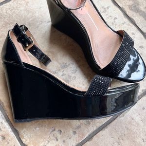 Patent Leather Rhinestone Band Wedge Shoes
